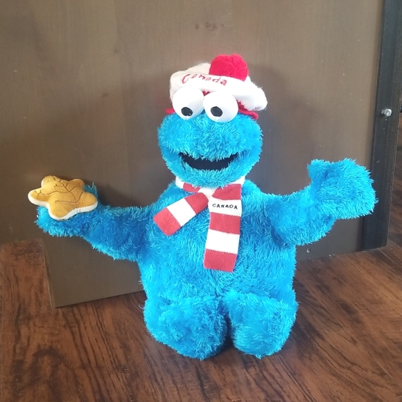 RARE Sesame Street Canadian Cookie Monster Plush 2007 - Picture 2 of 10